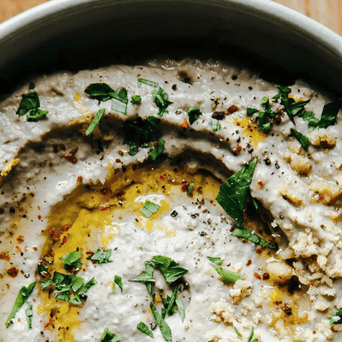 Que manger à l'apéro pendant la grossesse ? - JNPR houmous apéritif femme enceinte