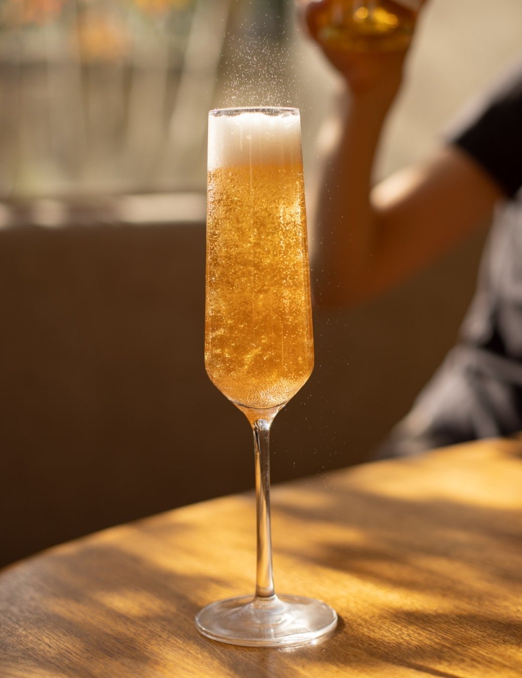 Cocktail pétillant sans alcool : le Golden Year, idéal pour vos célébrations - JNPR