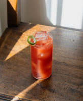 Recette bloody mary cocktail sans alcool jus de tomate ingrédients vodka gouttes de tabasco jus de citron boisson femme poivre sel goût 