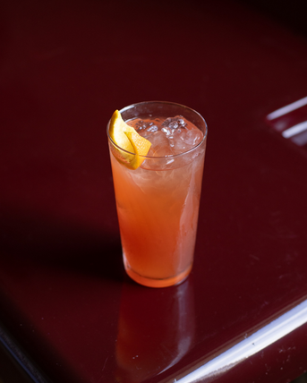 Recette sex on the beach cocktails sans alcool vodka jus de cranberry citron glaçons shaker glaçons jus liqueur de pêche orange boisson poliakov virgin