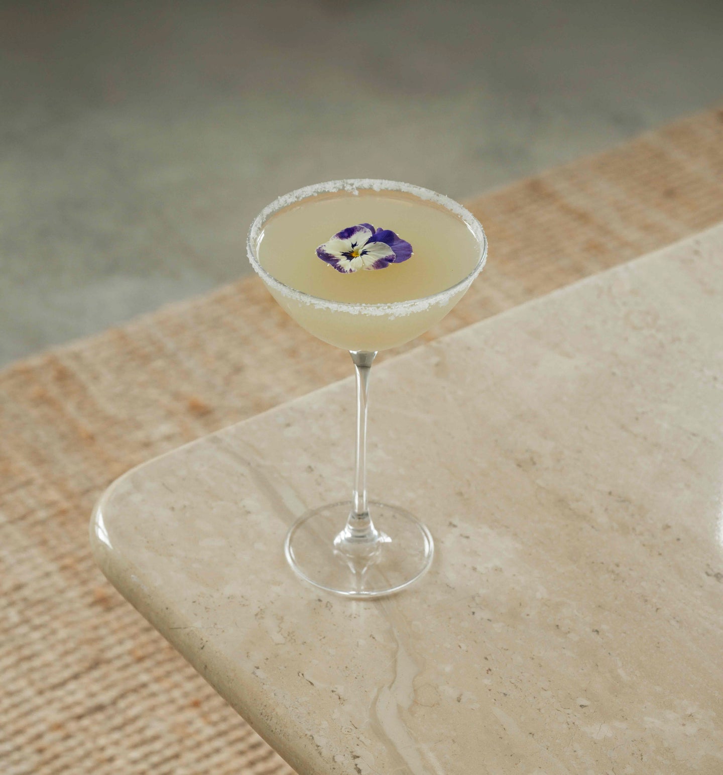 Recette cocktail margarita sans alcool ingrédients shaker tequila jus de citron vert cointreau rebord liqueur lime frais quartier de citron acidité triple sec sirop de sucre grand marnier 